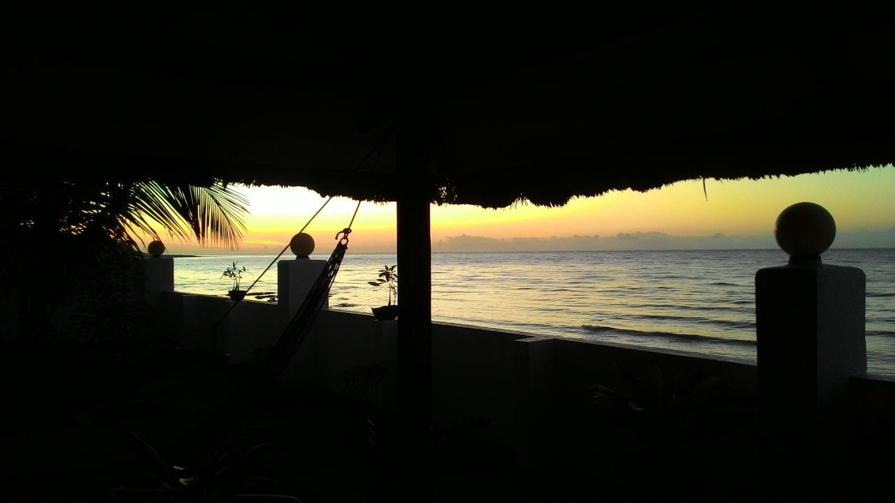 Bamboo Beachhouse Dormitory Garcia Hernandez Esterno foto
